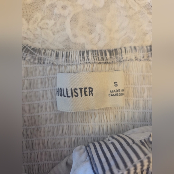 Hollister Blue & White Smocked Ruffle Sleeve Poplin Button Up Blouse -Size Small - Picture 4 of 4